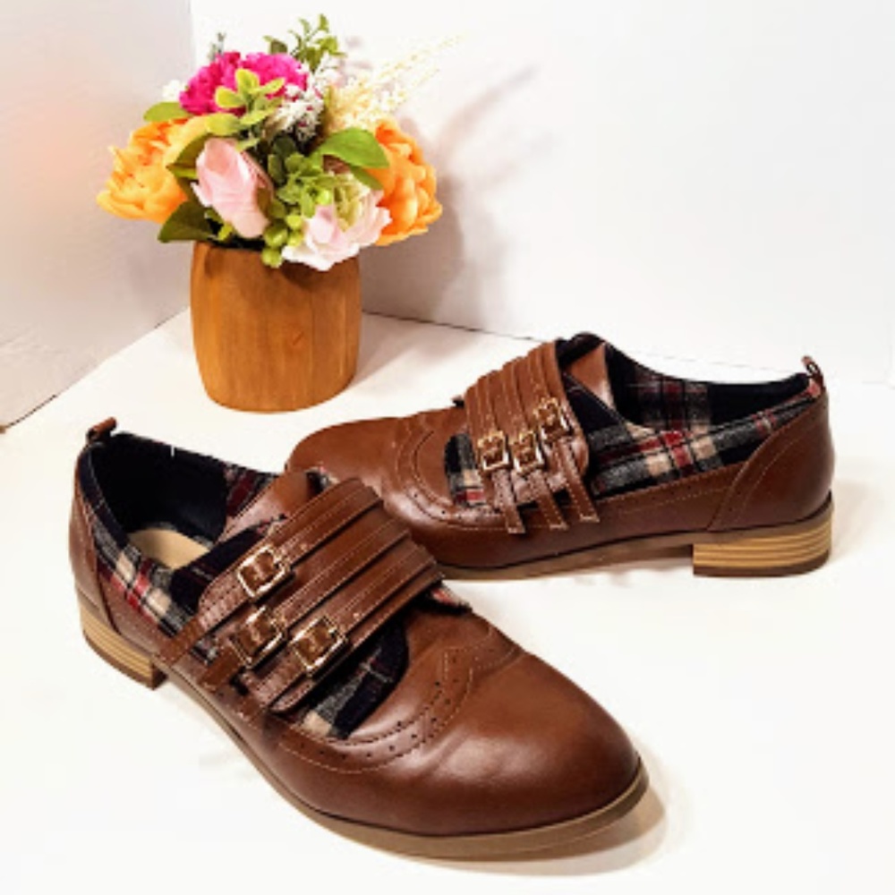 mark. brown plaid shoes size 8